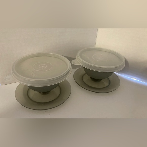 Tupperware 2 Vtg dessert bowls with lids - Picture 5 of 7